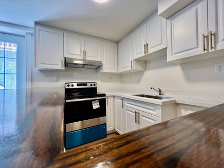 For Lease - 1450 Greenbriar Drive, Oakville, Ontario - Photo 4