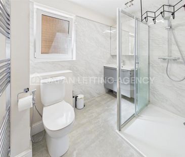 3 bedroom flat to rent - Photo 6