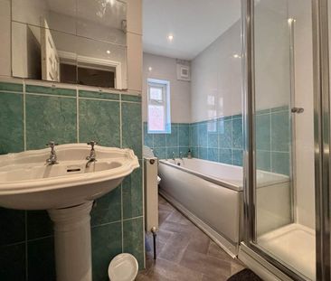 Portlands, Fairfield Avenue Bramley - Photo 2