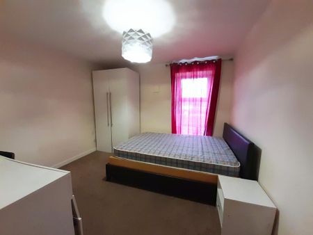 3 bedroom apartment to rent - Photo 3