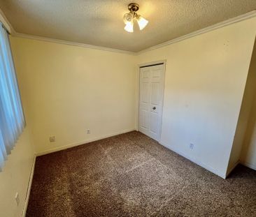 For Lease - 6171 Charnwood Avenue, Niagara Falls, Ontario - Photo 2
