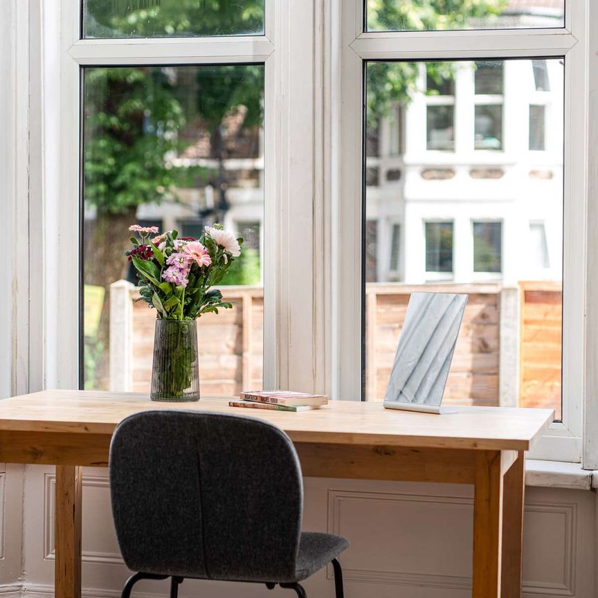 Filton Avenue Room 6-1st floor back bedroom - Photo 1