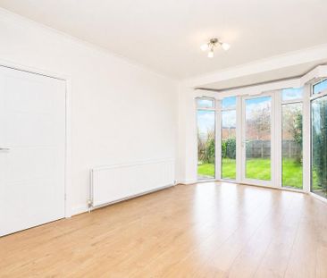 3 bedroom semi-detached house to rent - Photo 6