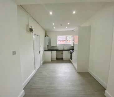 2 Bed Flat, Manton House, CV2 - Photo 5