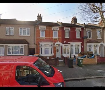 3 Bed Terraced House, Norfolk Road, E6 - Photo 2