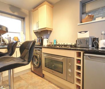 1 bedroom semi-detached house to rent - Photo 2