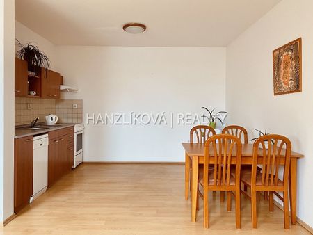 Pronájem bytu 2+kk 57 m² - Fotografie 4