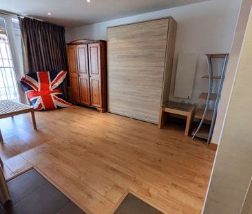 1 bed Studio in Oswald Building Chelsea Bridge Wharf, London, SW11 8PG - Photo 6