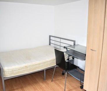 4 bedroom apartment to rent - Photo 4