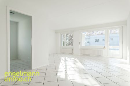 4 room apartment with balcony / Appartement de 4 pièces avec balcon - Foto 3