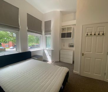 1 bedroom Flat To Let - Photo 2