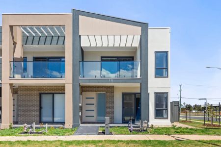 “Brand new three bedroom Townhouse” - Photo 3