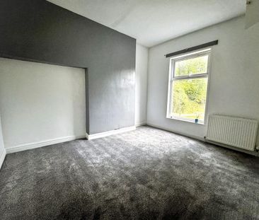 3 bedroom end of terrace house to rent - Photo 3