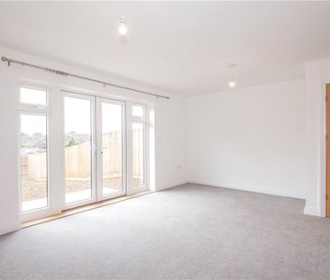 Newly built three bedroom house with garden and driveway parking. - Photo 1