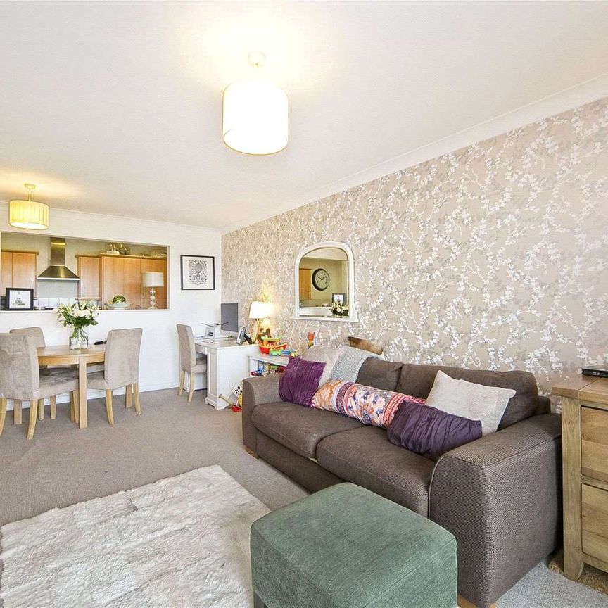 Two bedroom modern apartment with a private West facing balcony giving views to the canal basin. - Photo 1