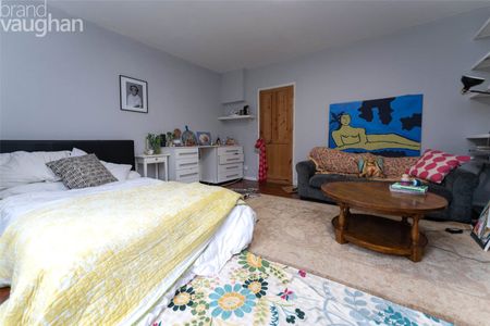 3 bedroom apartment to rent - Photo 3