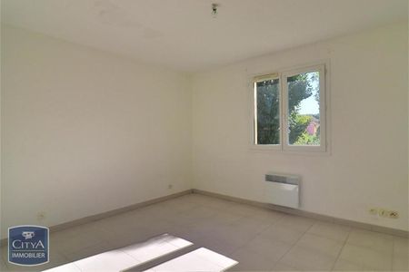 Location Maison 4 pièces 88m² ETAULIERS 33820 - Photo 3