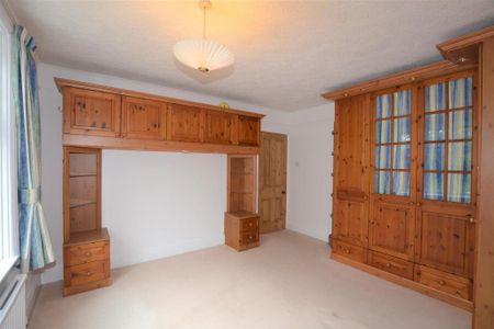 3 bedroom detached house to rent - Photo 4