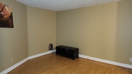 For Lease - 2020 Jasmine Crescent Unit# 1206, Beacon Hill North - South and Area, Ontario - Photo 2
