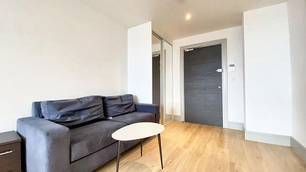 Studio to rent - Photo 1