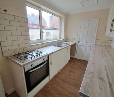 2 bedroom terraced house to rent - Photo 5