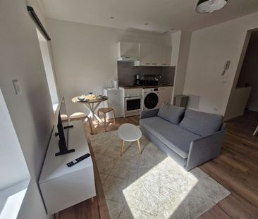 Location Appartement 1 pièce 21m² - Photo 2