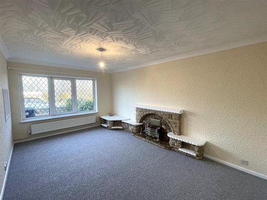 2 bedroom semi-detached bungalow to rent - Photo 1