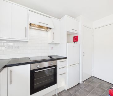 Sutton Close, Beckenham, BR3, London - Photo 1