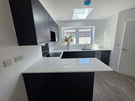 Two bed NEW BUILD terraced house - Photo 5