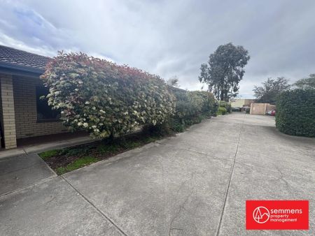 “2 BEDROOM UNIT - QUIET - GREAT LOCATION” - Photo 4
