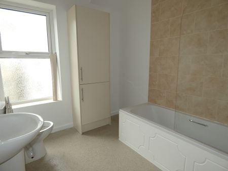 Kirby Rd Flat C - Photo 3