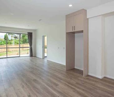 STYLISH FANTASTIC FOUR BEDROOM!! - Photo 2