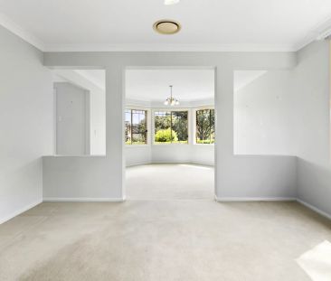 12 Streamdale Grove, Warriewood. - Photo 3