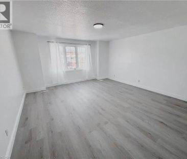 303 BANKSIDE Drive - Photo 1