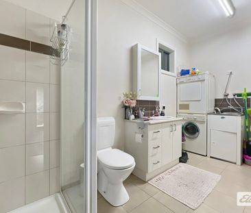 Spectacular Views only minutes from town - Photo 2