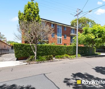 Charming North-Facing Studio in Leafy Glebe Setting - Photo 1
