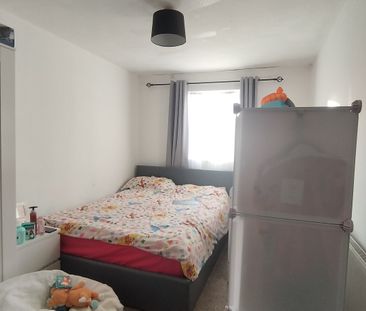 Gainsborough Road, Hayes - Photo 3