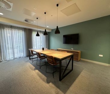 Premium En Suite City View - Photo 3