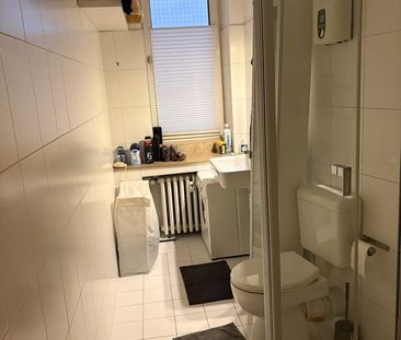 Lichtdurchflutete 1-Zimmer-Dachgeschosswohnung - Photo 2