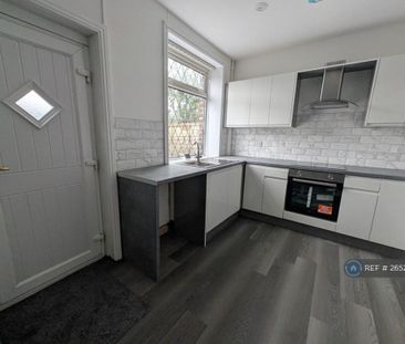 2 bedroom terraced house to rent - Photo 4