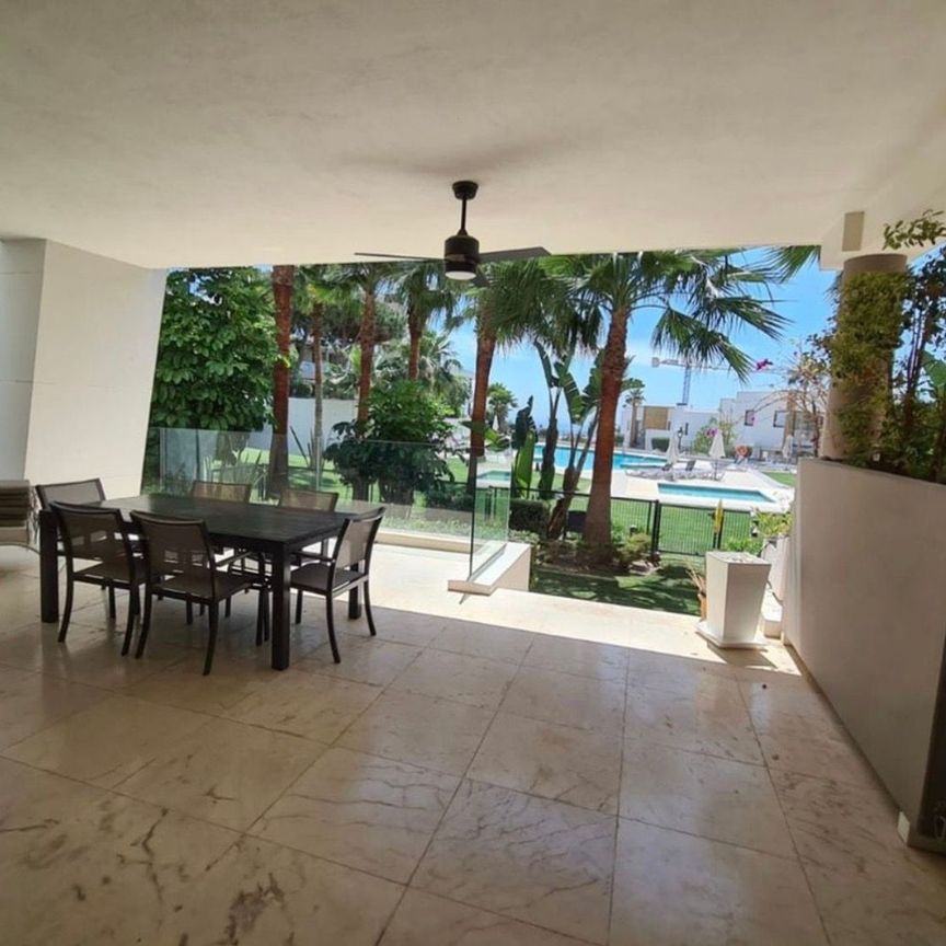 Alquiler de piso en Avenida de los Acebos, 42 - Photo 1