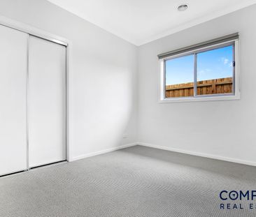 1 Buttercup Crescent, Armstrong Creek VIC 3217 - House For Rent | D... - Photo 3