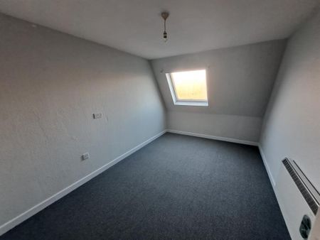 PETERBOROUGH - Photo 2