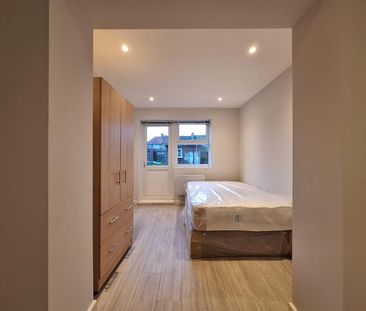 Sherwood Avenue, Greenford UB6, London - Photo 3
