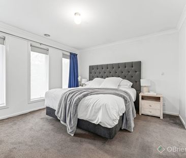 Spacious & Stylish Home Complimented by the Sandhurst Lifestyle - Photo 5