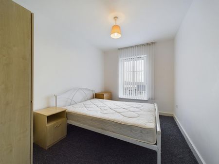 2 bedroom flat to rent - Photo 4