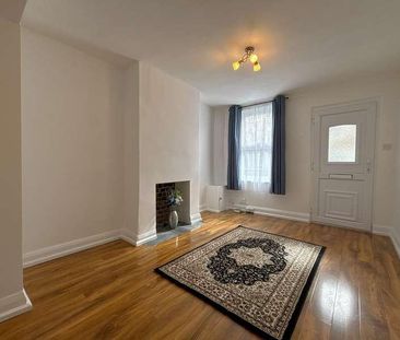 London Road, Staines-upon-thames, Surrey, TW18 - Photo 3