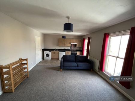 1 bedroom flat to rent - Photo 2