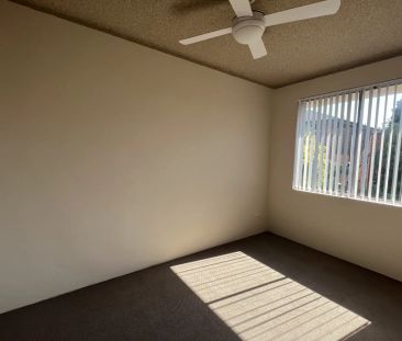Large Three Bedroom Unit! - Photo 1