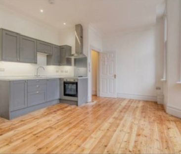 1 Bed Flat, High Street, SO14 - Photo 2
